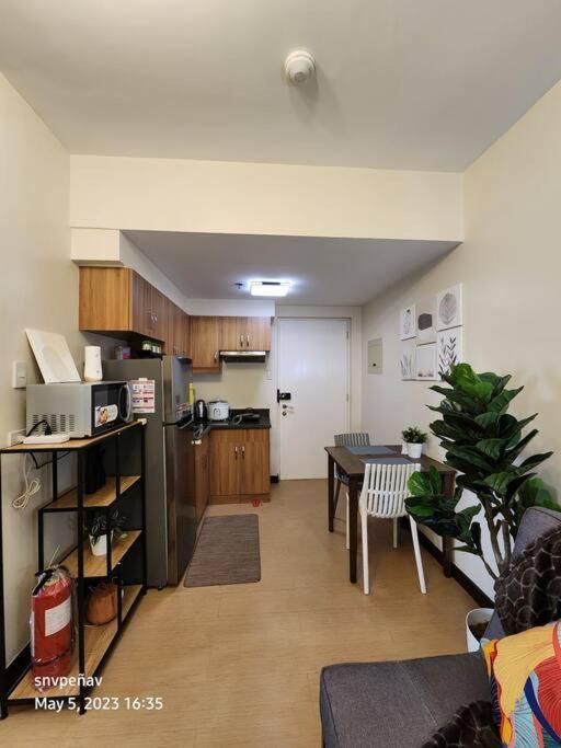 Torre De Unit 1720 Taft Avenue Unit 1720 Apartment