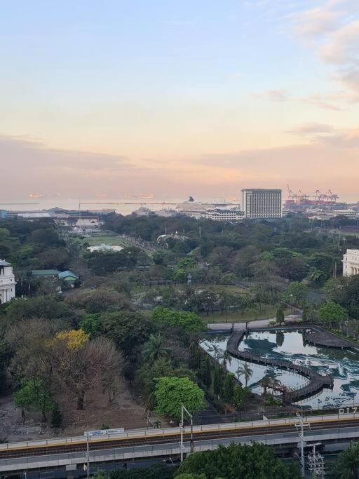 Torre De Unit 1720 Taft Avenue Unit 1720 Apartment *