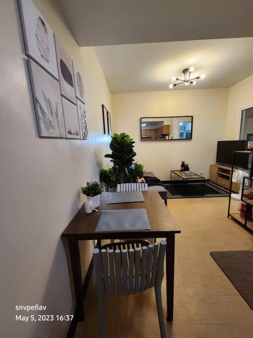 Torre De Unit 1720 Taft Avenue Unit 1720 Apartment