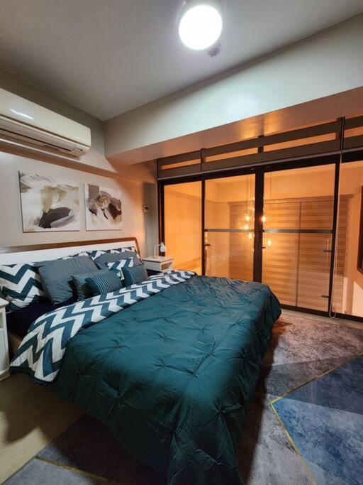 Eastwood Legrand 3 Eastwood City, Quezon * Manila