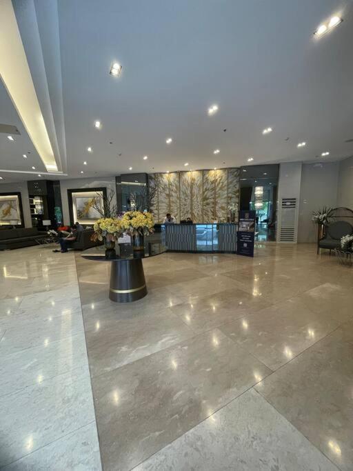 Fame Residences Edsa Shaw Mrt Shangrila Megamall 3538 Apartment
