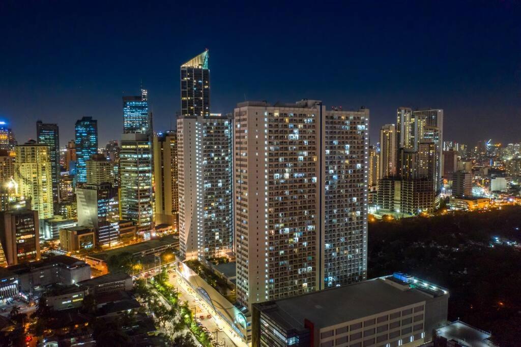 Apartment Skyline View Digital Nomad With Balcony Manila