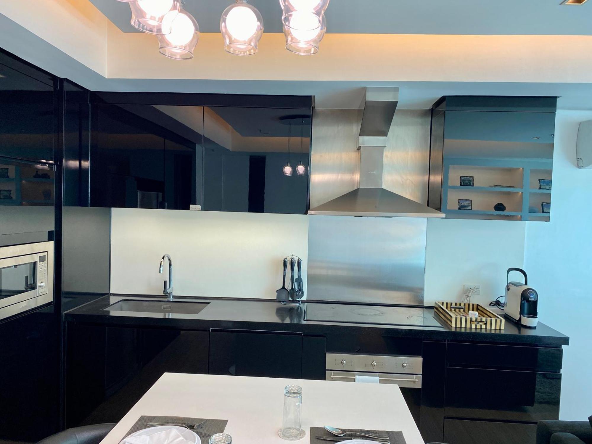 Royal Majestic Makati Apartment *