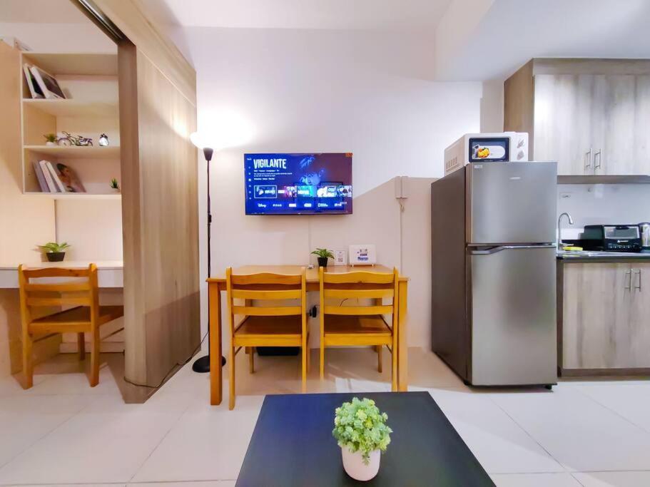 Apartment 1br Unit Condotel W Balcony Fame Residences -fm02 Manila