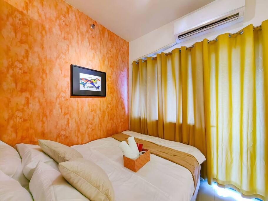 1br Unit Condotel W Balcony Fame Residences -fm02 * Manila