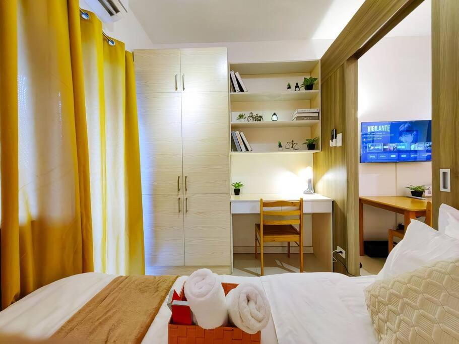 1br Unit Condotel W Balcony Fame Residences -fm02 Apartment Manila