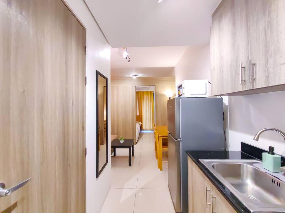 1br Unit Condotel W Balcony Fame Residences -fm02 Apartment Manila