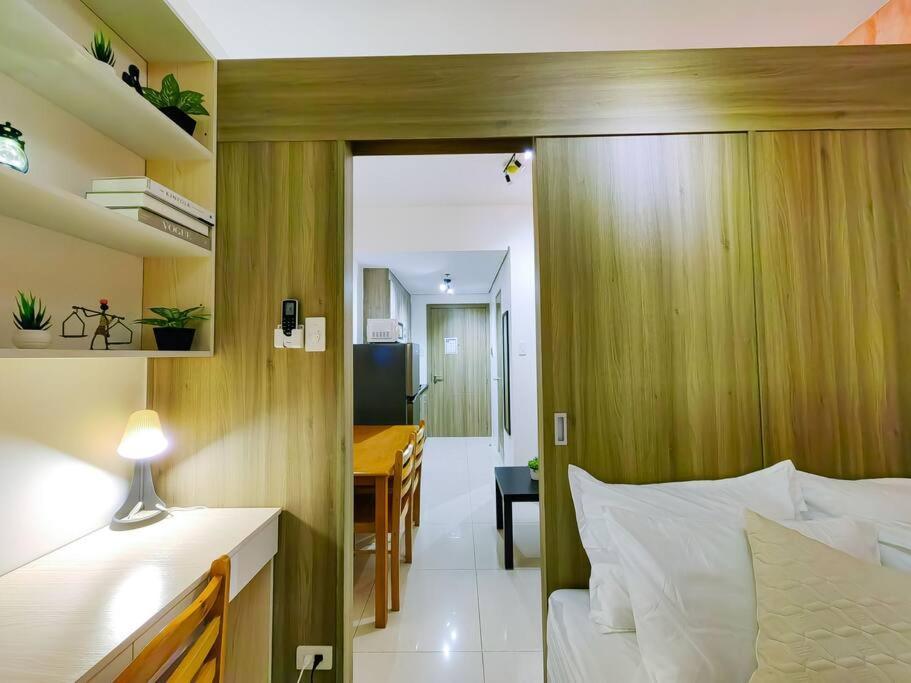 1br Unit Condotel W Balcony Fame Residences -fm02 Apartment