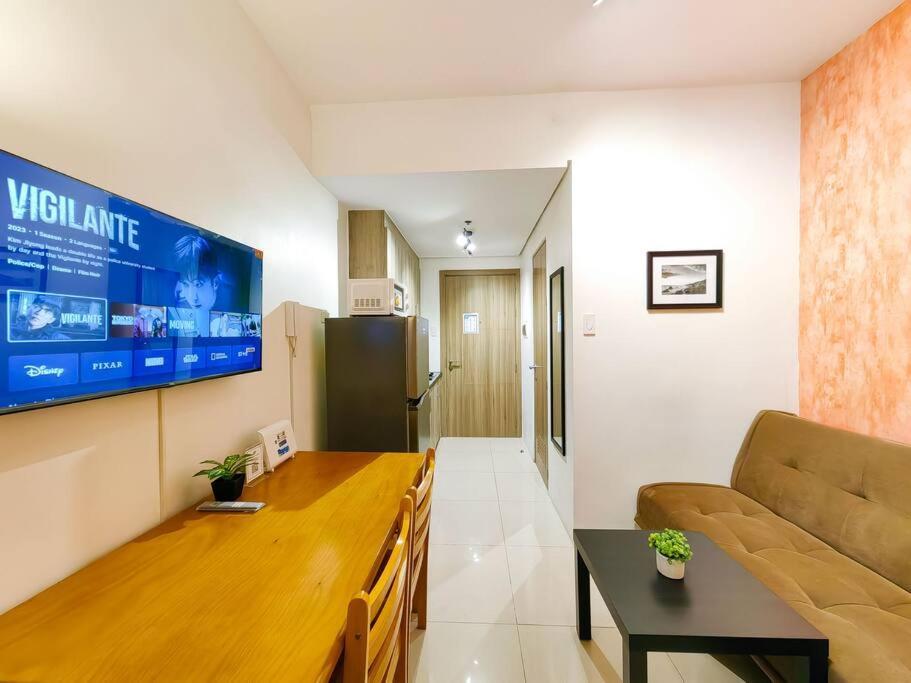 Apartment 1br Unit Condotel W Balcony Fame Residences -fm02 Manila