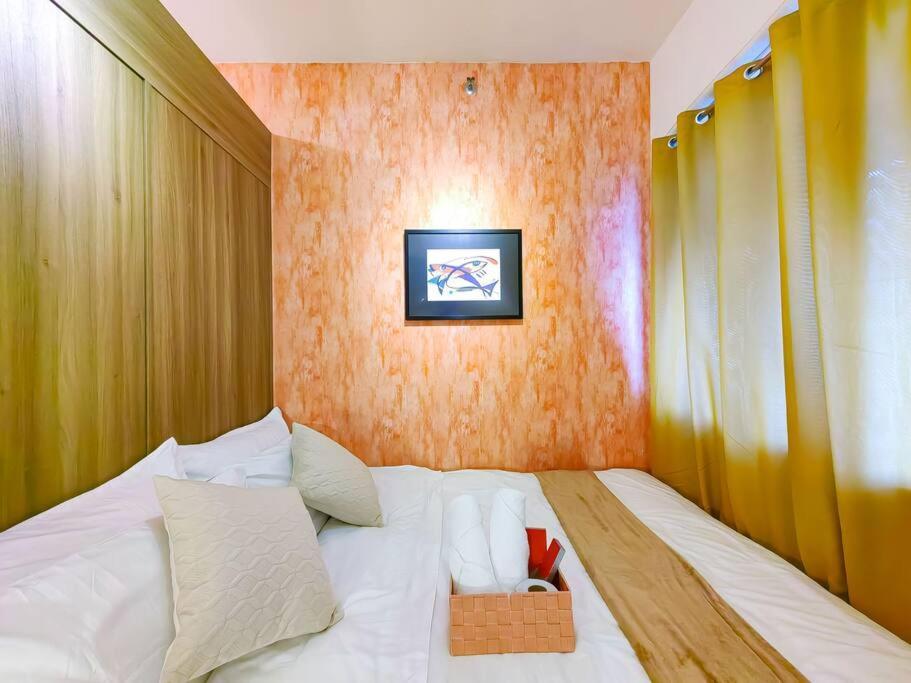 Apartment 1br Unit Condotel W Balcony Fame Residences -fm02