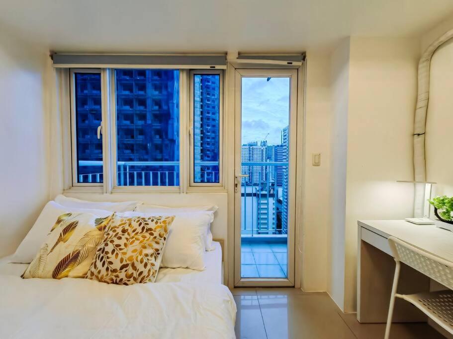 1br Condotel W Balcony Sm Light Residences -lt03