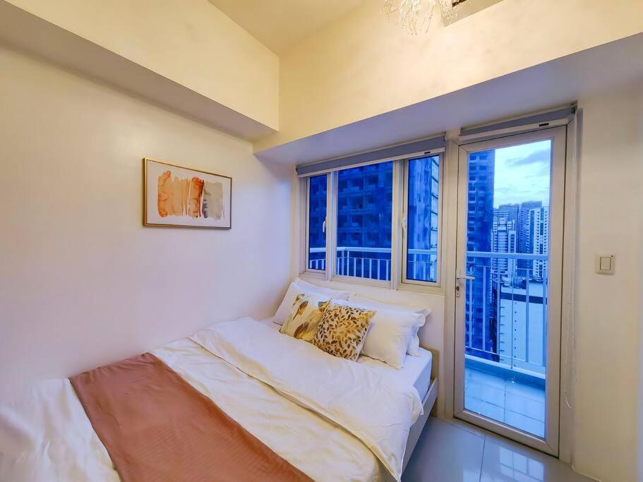 1br Condotel W Balcony Sm Light Residences -lt03 *