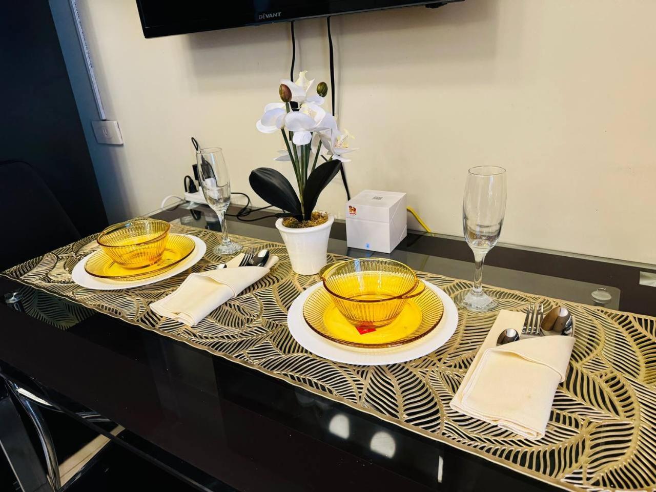 Shell Residences Near Mall Of And Airport *