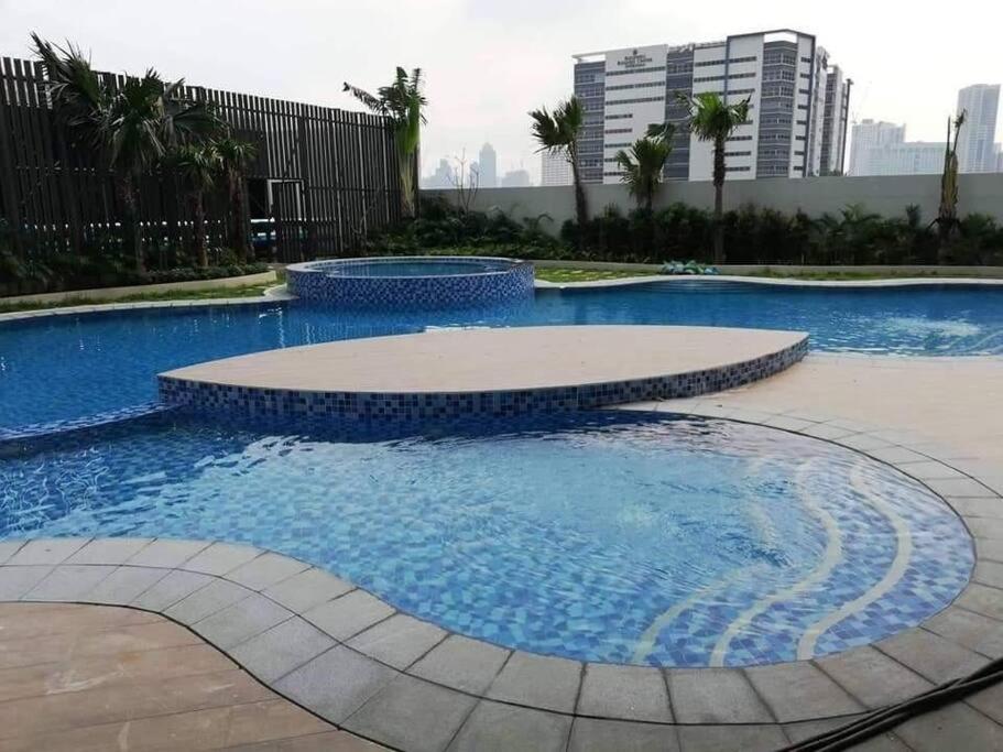 Apartment Greenfield District Shaw Blvd At Twin Oaks Place