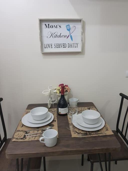 Greenfield District Shaw Blvd At Twin Oaks Place * Manila