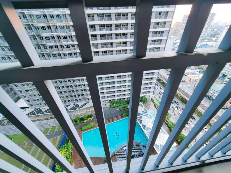 1br Unit Condotel W Balcony Fame Residences -fm06 Apartment