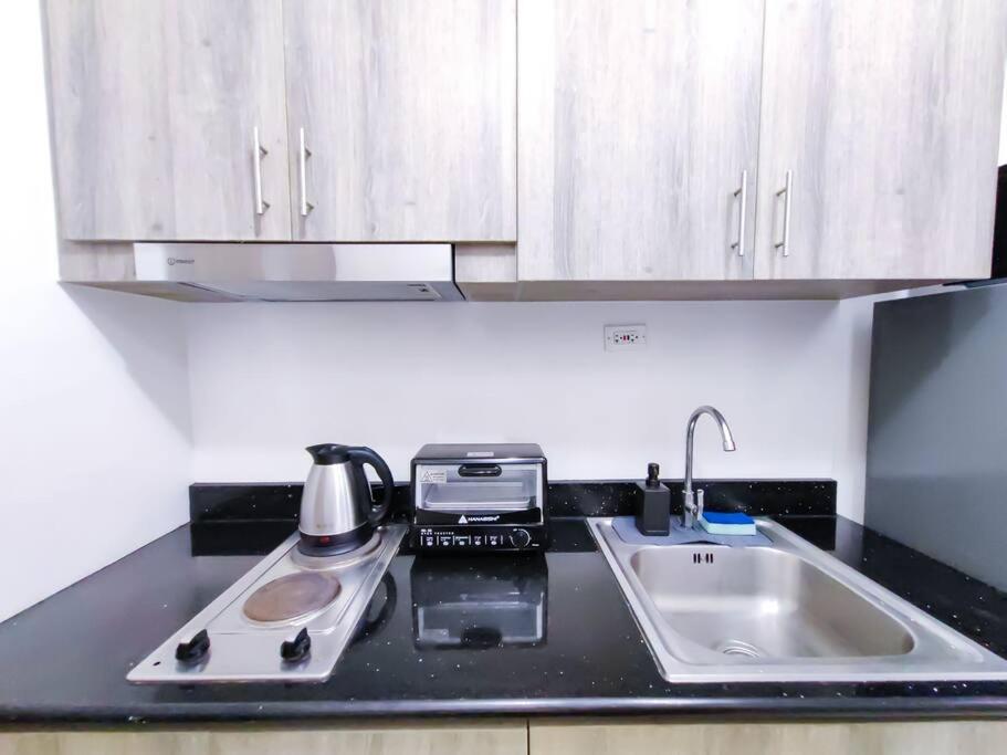 1br Unit Condotel W Balcony Fame Residences -fm06 Apartment