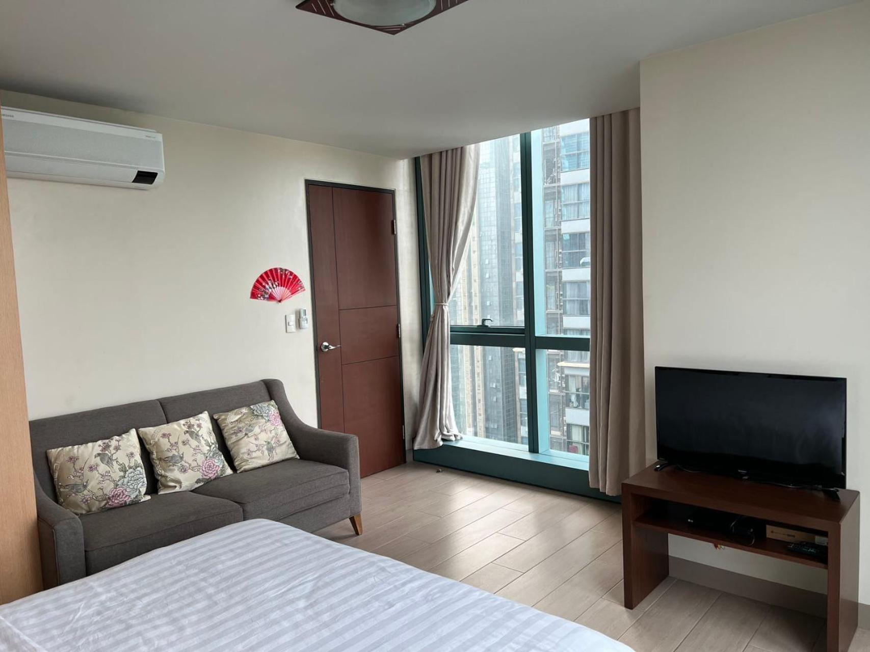 Bgc One Uptown Apartment Manila
