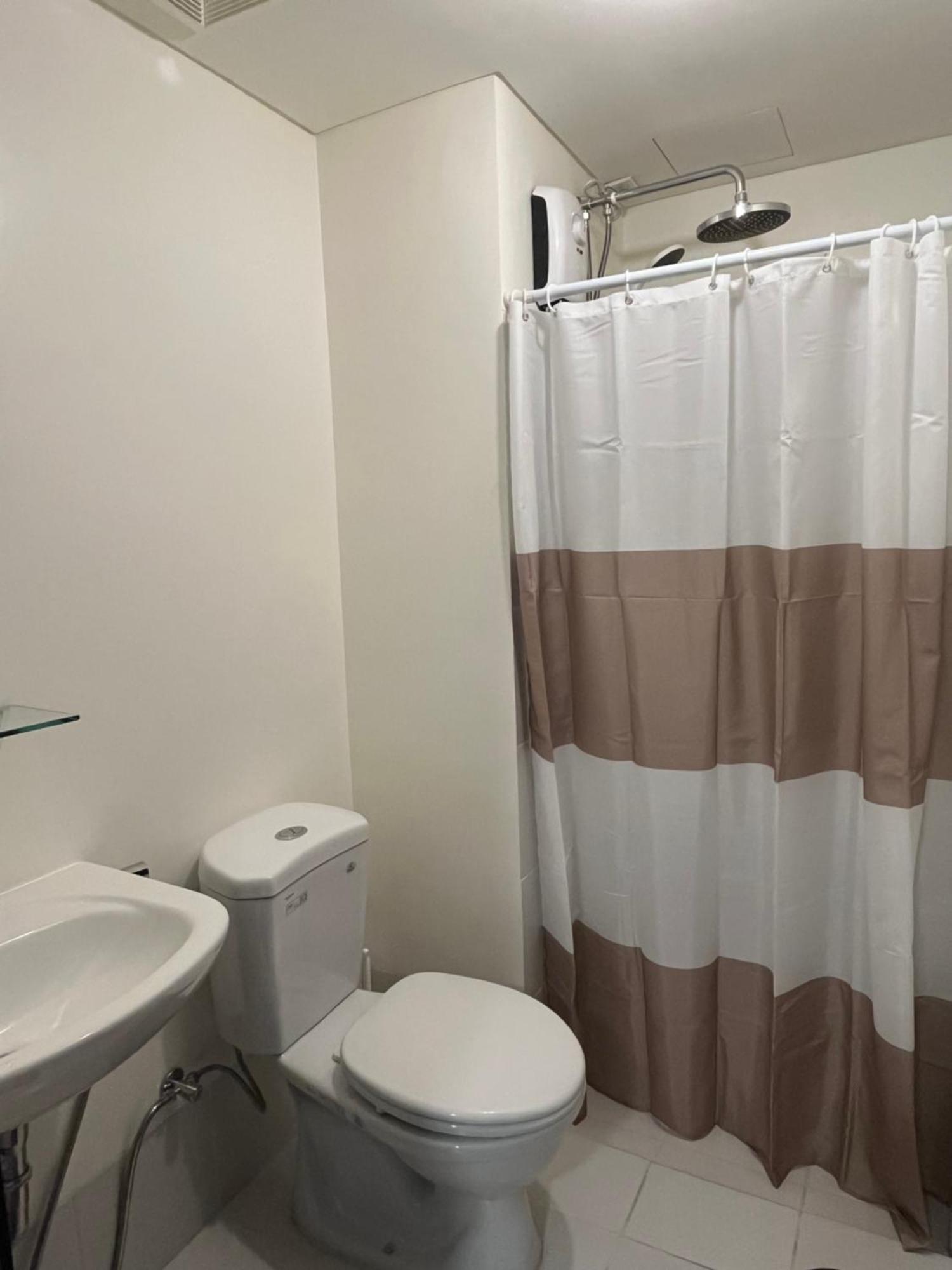 The Rochester, Bridgeview Tower - 1br