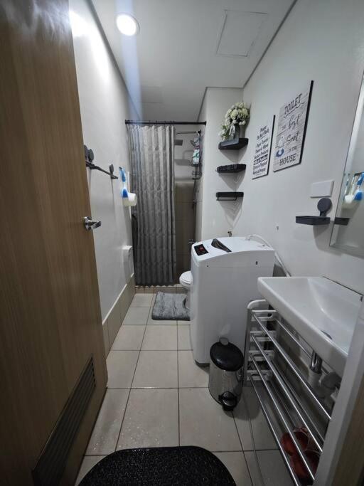 Luxhomme 2- Bedroom Luxury Unit *