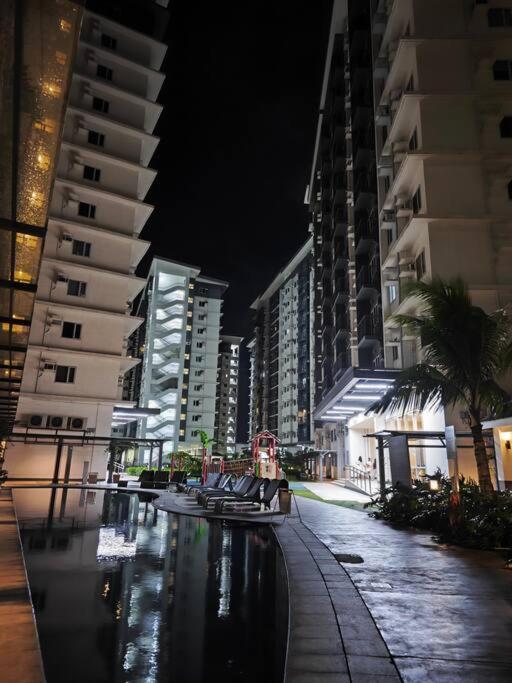 Luxhomme 2- Bedroom Luxury Unit *