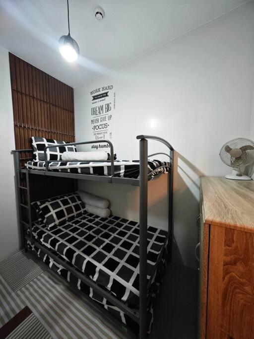 Luxhomme 2- Bedroom Luxury Unit *