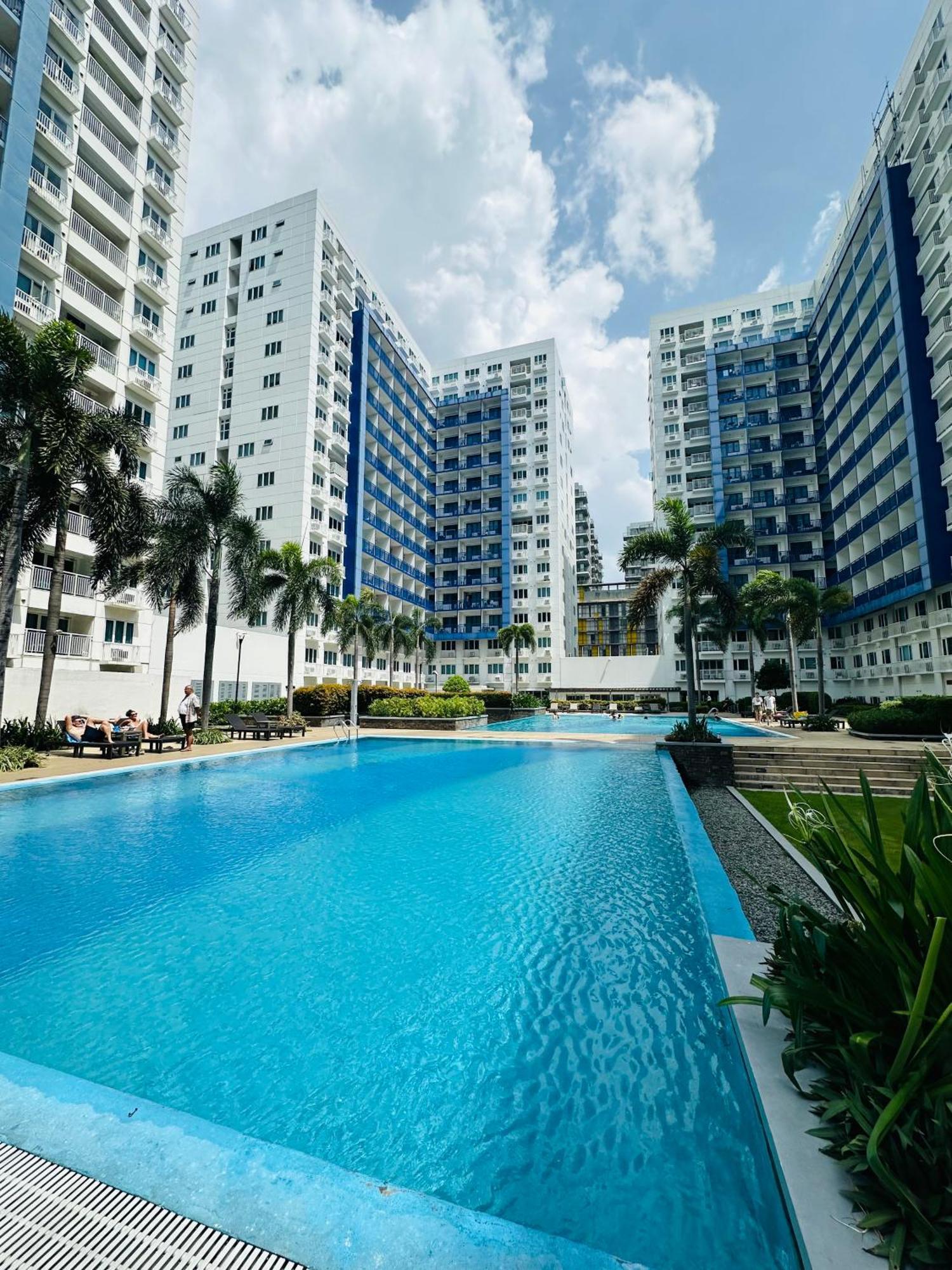 Sea Residences Moa Complex - Ruffa's Condotel Manila