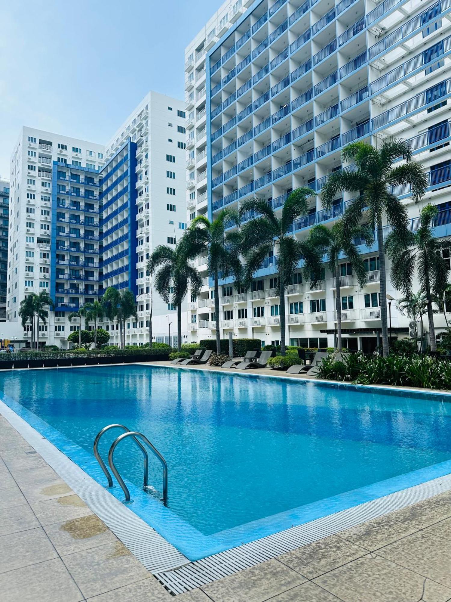 Sea Residences Moa Complex - Ruffa's Condotel