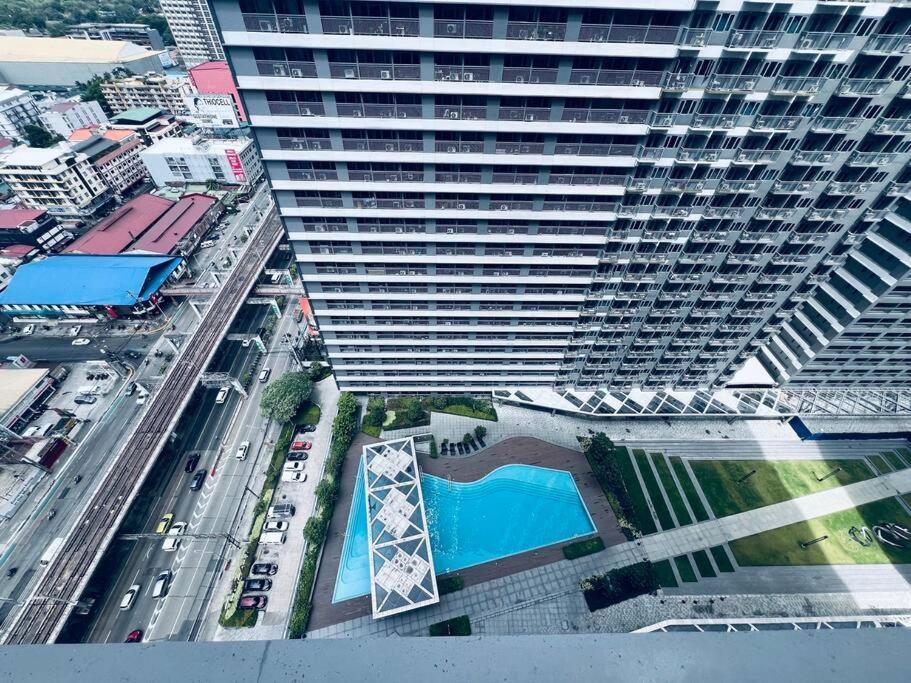 Apartment 1br Unit Condotel W Balcony Fame Residences -fm20 *