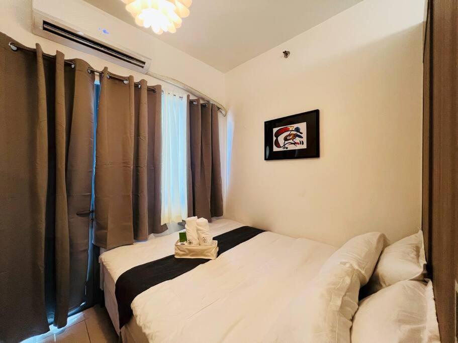 1br Unit Condotel W Balcony Fame Residences -fm20 * Manila