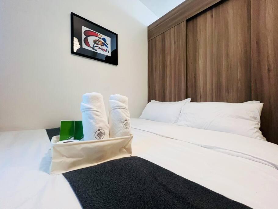 1br Unit Condotel W Balcony Fame Residences -fm20 Apartment Manila