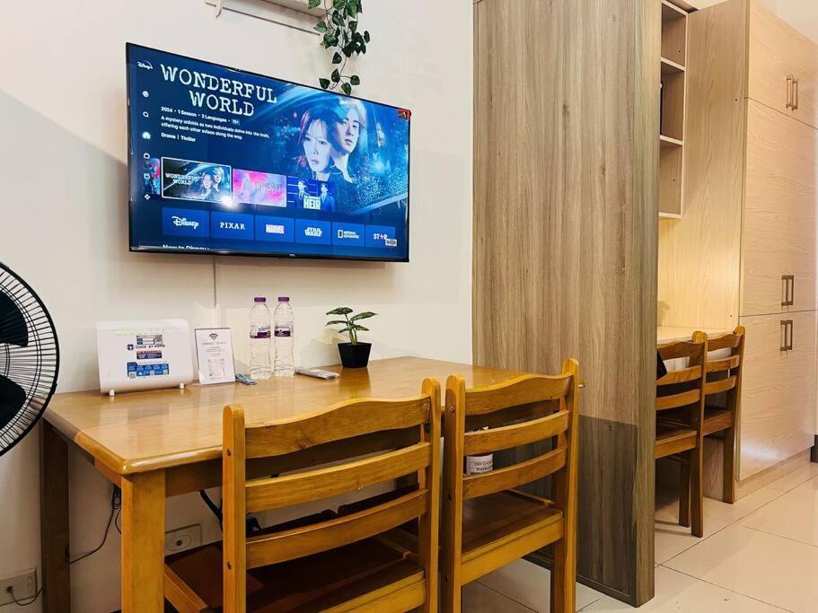 Apartment 1br Unit Condotel W Balcony Fame Residences -fm20 *