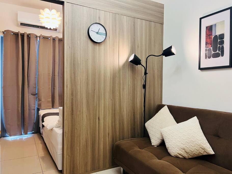 Apartment 1br Unit Condotel W Balcony Fame Residences -fm20 Manila