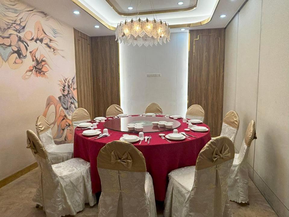 Lido De Paris 4* Manila