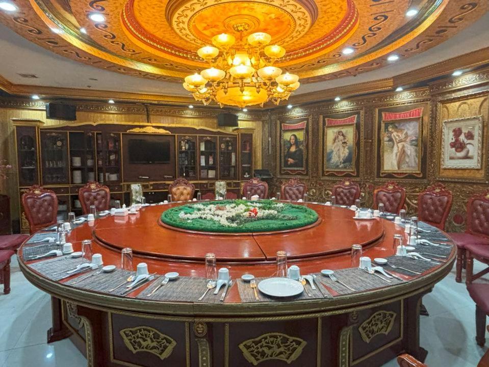Lido De Paris Hotel Manila