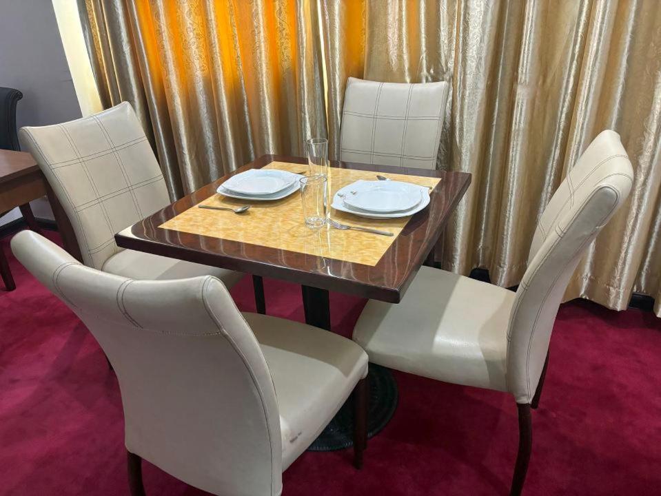 Lido De Paris Hotel Manila