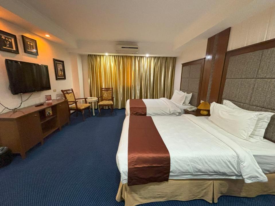 Lido De Paris Hotel 4*