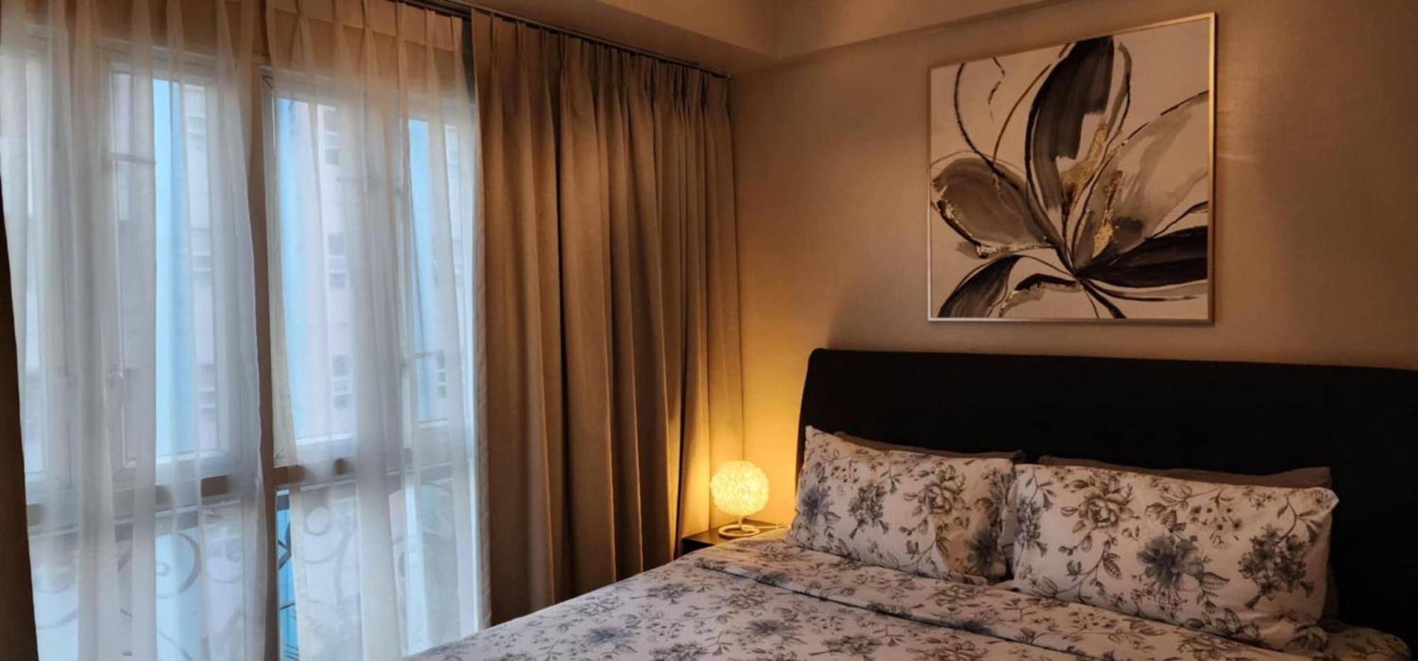 Newport Family In Pasay Near Terminal 3 *