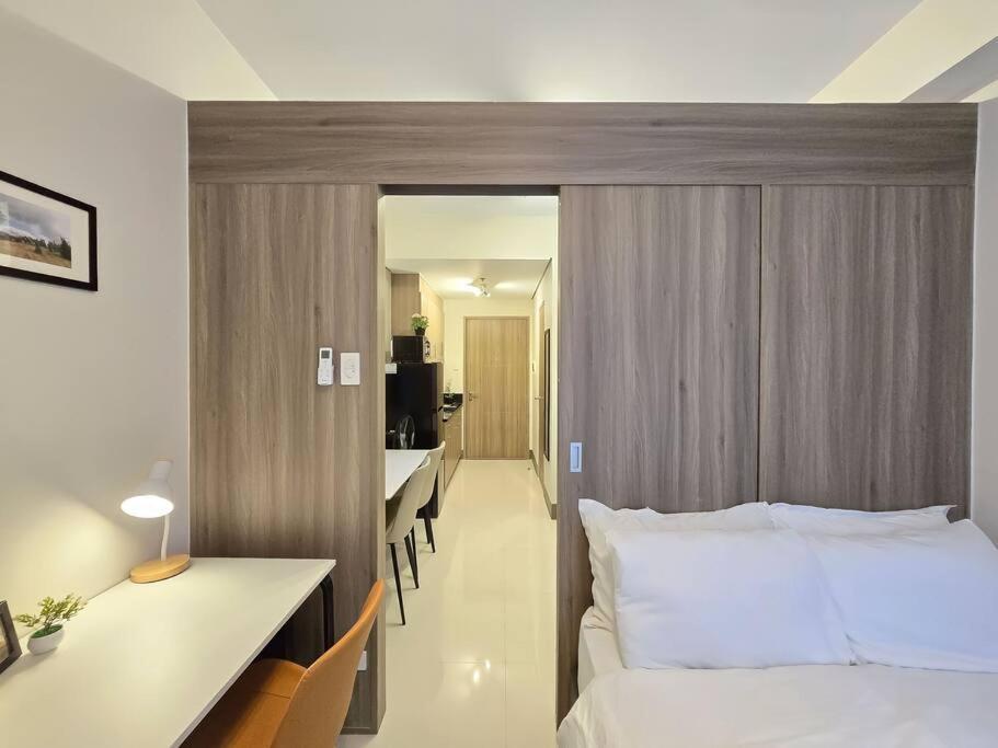 Apartment 1br Unit Condotel W Balcony Fame Residences -fm50 *
