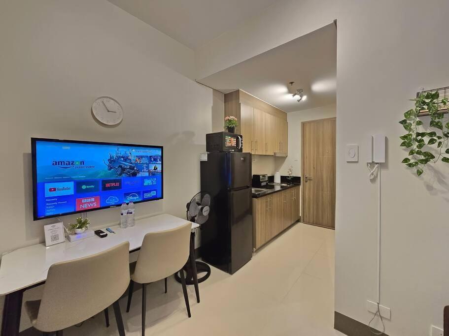 Apartment 1br Unit Condotel W Balcony Fame Residences -fm50 Manila