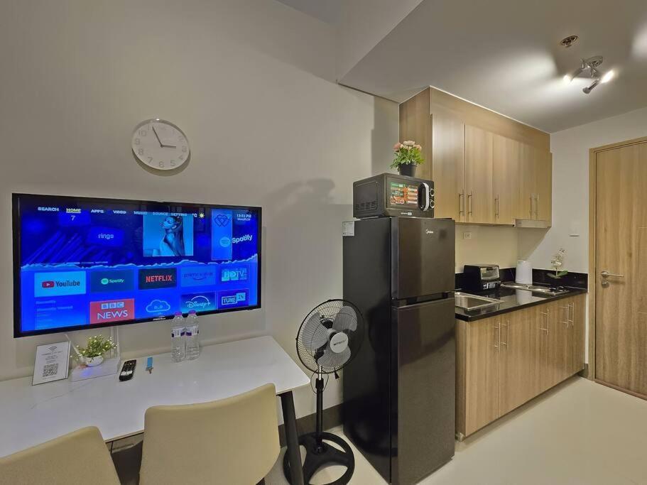 1br Unit Condotel W Balcony Fame Residences -fm50