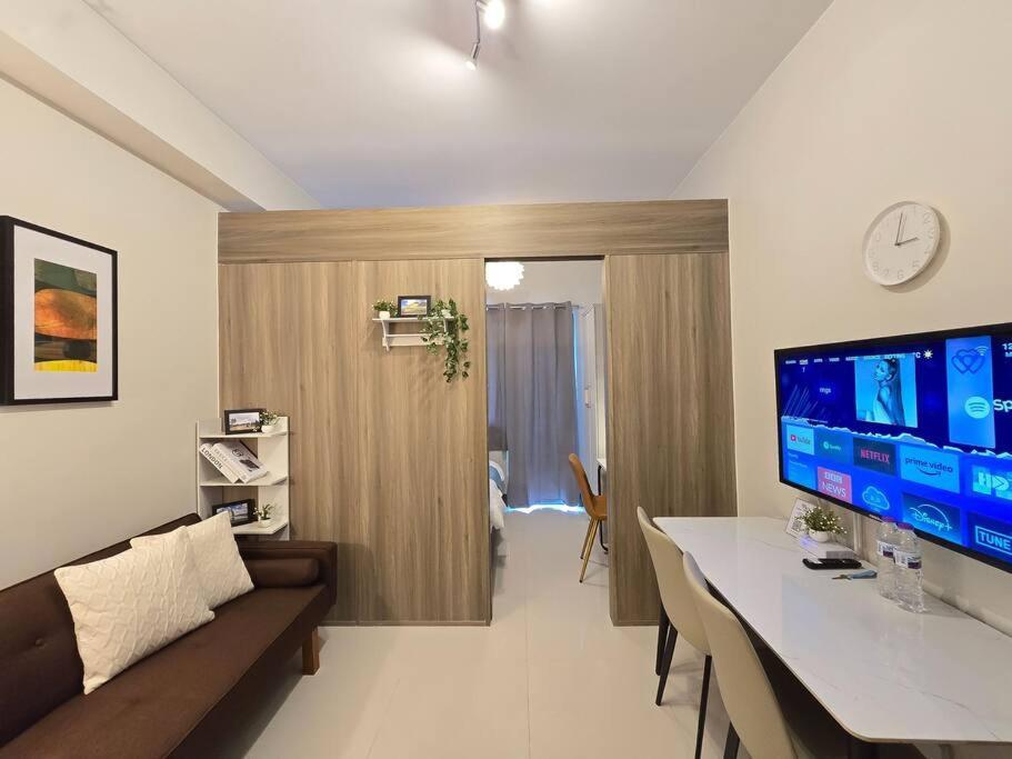 1br Unit Condotel W Balcony Fame Residences -fm50 Apartment