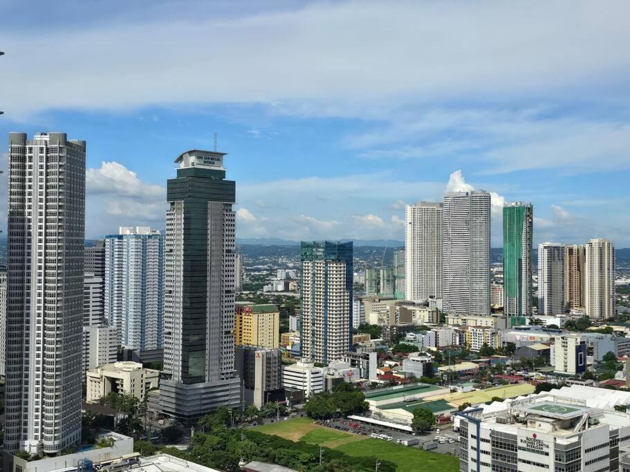 1br Unit Condotel W Balcony Fame Residences -fm50 * Manila