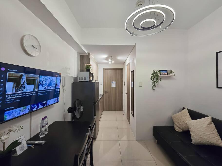 1br Condotel With Balcony At Fame Residences #fm43 Apartment