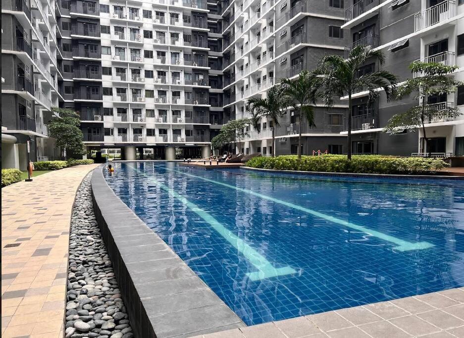 Affordable Family Friendly Near Airport - Shore 3 Apartment Manila