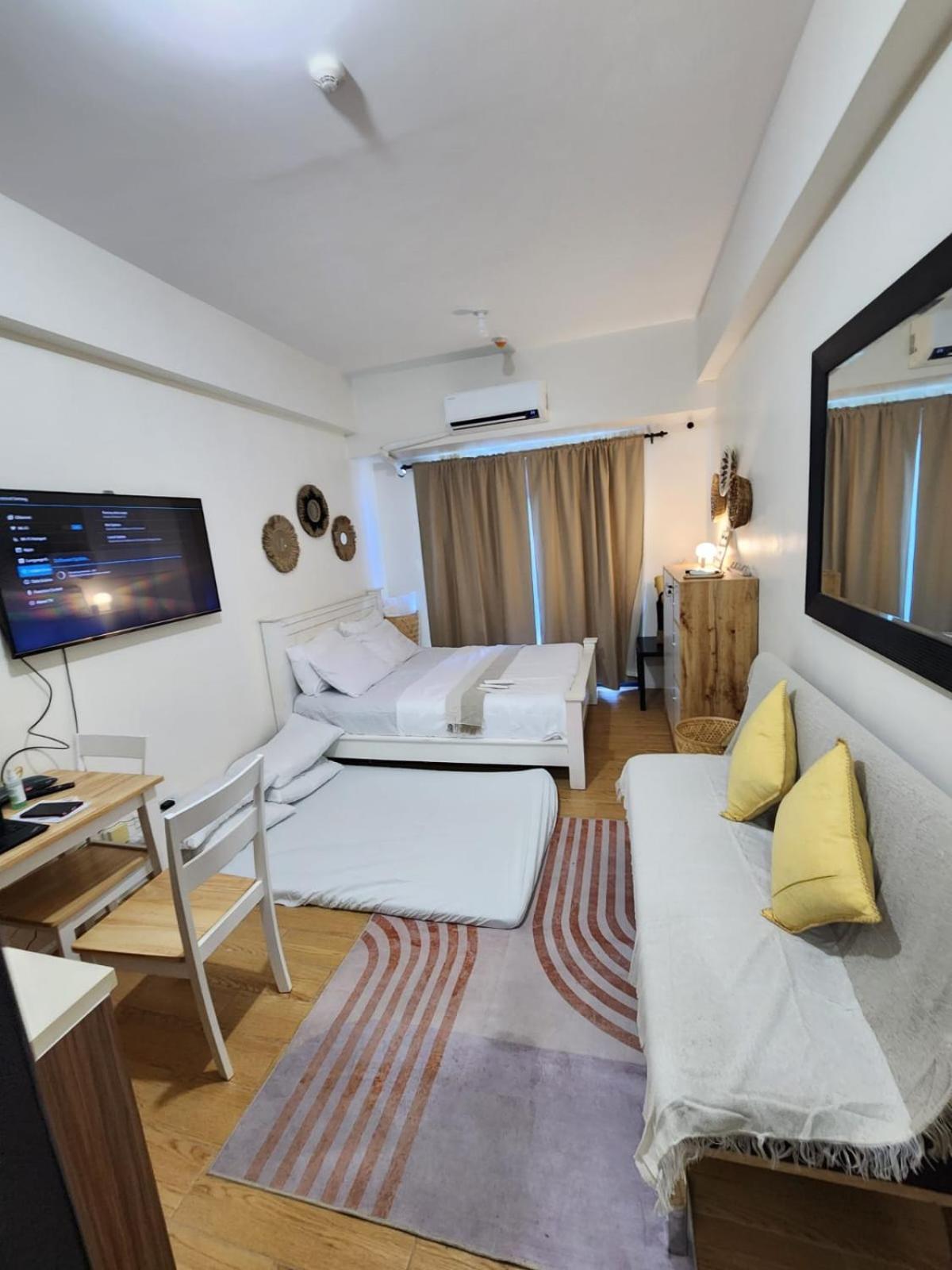 Boho Rsquare - With Pool Access * Manila