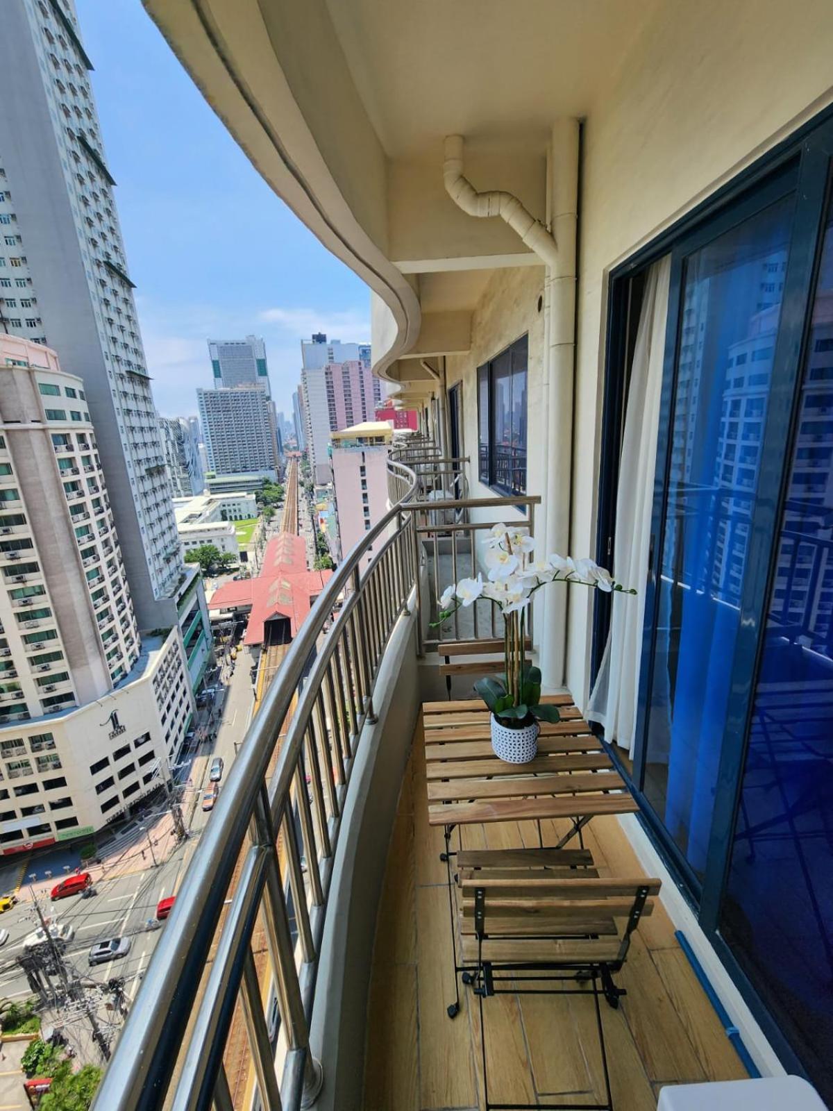 Boho Rsquare - With Pool Access Apartment Manila