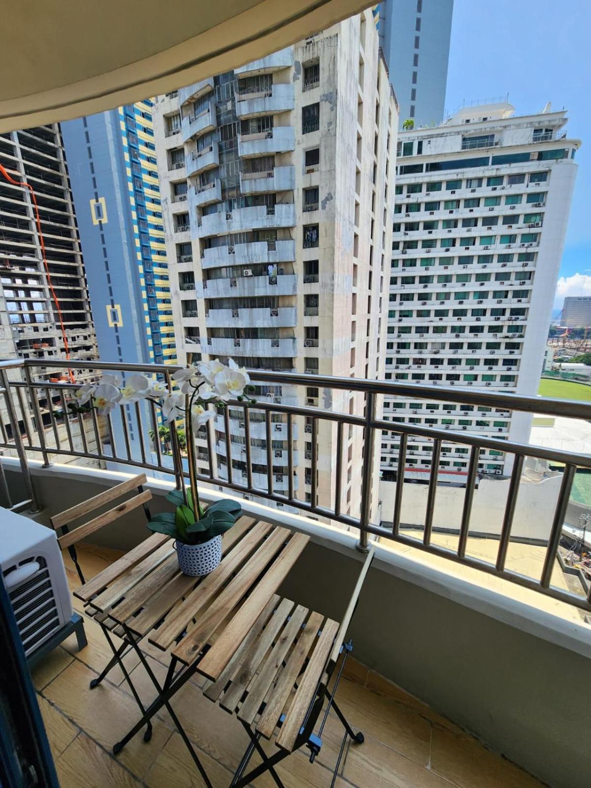 Boho Rsquare - With Pool Access