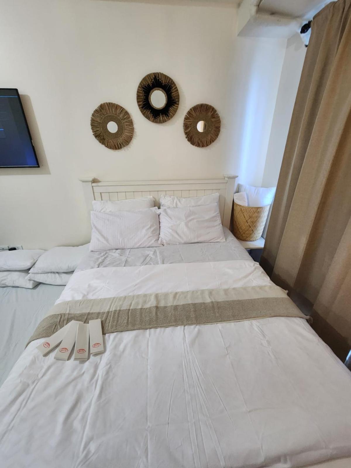 Boho Rsquare - With Pool Access Apartment Manila