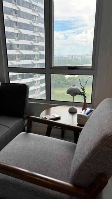 2 Bedroom Luxe Golf View Loft In Bgc Apartment Manila